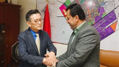 بحث اتفاقيات تدريب وتبادل خبرات بين العاشر من رمضان وشركة كورية