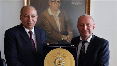 رئيس جامعة المنصورة يبحث مع «فيليكو تارنوفو» بدولة بلغاريا سبل التعاون المشترك (صور) 