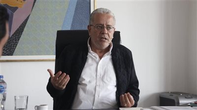 الفنون التشكيلية يفتتح معرض 