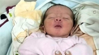 العثور على طفل حديث الولادة بجوار عمارة سكنية بالغربية