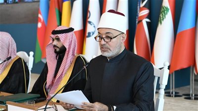 كلمة قوية لمفتي الجمهورية في قمة رؤساء الأديان بأذربيجان.. ويؤكد: الأديان تدعو للسلام.. ويدعو المجتمع الدولي لمواجهة التحديات المناخية.. ويشدد على أن حماية الإنسان والطبيعة واجب ديني