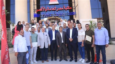 محافظ الأقصر يبحث الاستفادة من المنح والدورات التدريبية المقدمة لشباب الخريجين