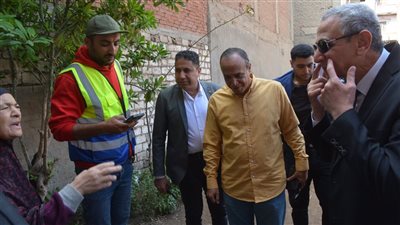 محافظ الغربية يستجيب لطلب سيدة بتغطية بالوعة صرف صحى 