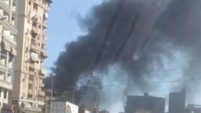 السيطرة على حريق التهم 3 طوابق بمعرض أثاث في دمياط 