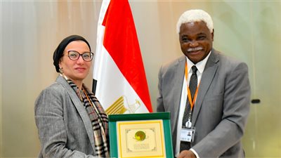 وزيرة البيئة تعقد لقاءًا مع مدير منظمة المدن والحكومات المحلية المتحدة الإفريقية (صور)
