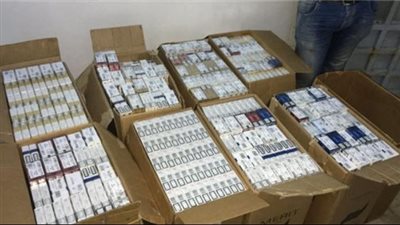 ضبط 3 أشخاص بحوزتهم أكثر من 50 ألف علبة سجائر مهربة جمركيًا بالقاهرة 