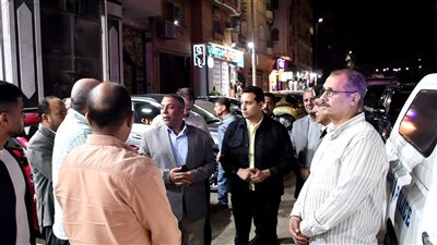 محافظ الفيوم يقود حملة لرفع إشغالات المقاهي والمحال التجارية 