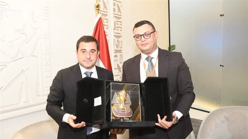 وزير الاسكان المصرى
