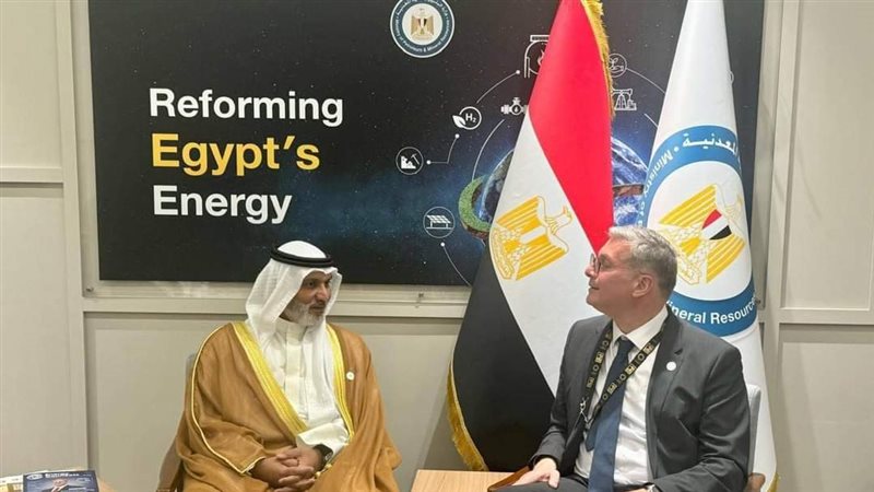 بدوي يعقد جلسة مباحثات