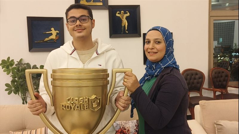 الطالب الفائز، فيتو