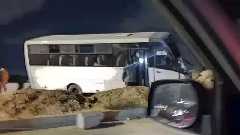 القبض على سائقي أتوبيس
