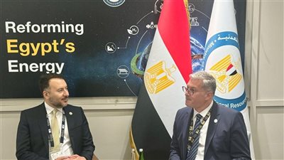 بدوي يعقد جلسة مباحثات مع الرئيس التنفيذي لشركة هاليبرتون