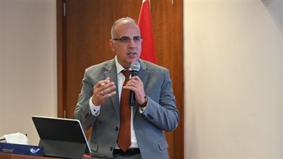 وزير الري: البحث العلمي والابتكار هما الأساس للجيل الثاني لمنظومة الري، الاستفادة من التطبيقات والتقنيات الحديثة بدول العالم، وضرورة تقديم بحوث وحلول قابلة للتطبيق العملي على الأرض 