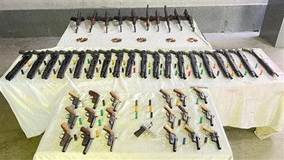 ضبط 43 سلاحا ناريا و13 قضية مخدرات خلال حملة بأسوان وأسيوط 
