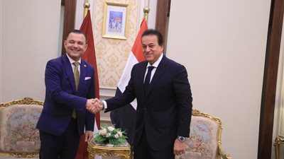 وزير الصحة يستقبل نظيره بجمهورية لاتفيا لتعزيز التعاون بين البلدين في القطاع الصحي