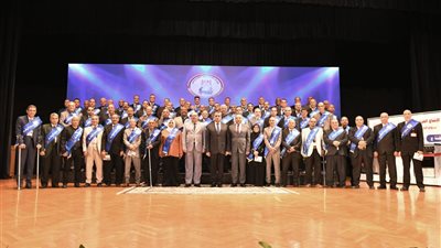 وزير الإنتاج الحربي يشارك العاملين بالجهات التابعة إحدى الفعاليات الاجتماعية 