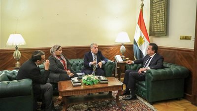 خالد عبد الغفار يبحث البرامج الصحية للعاملين بالمؤسسات الصحفية القومية 