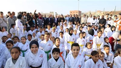 وزير الشباب ومحافظ كفر الشيخ يفتتحان نادي الرياض (صور)