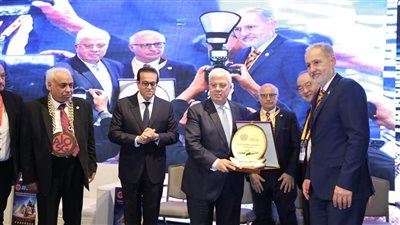 وزير التعليم العالي يشيد بإنجازات العلماء المصريين في مجال زراعة الأعضاء