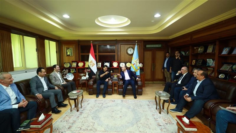 محافظ كفر الشيخ يستقبل