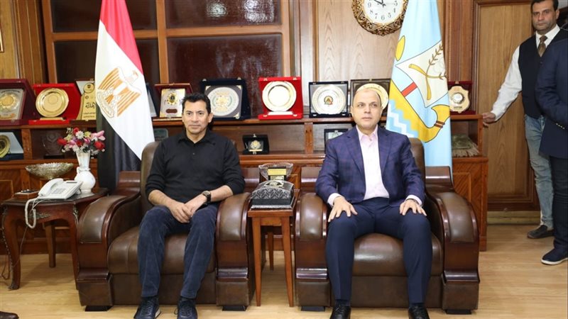 وزير الشباب والرياضة