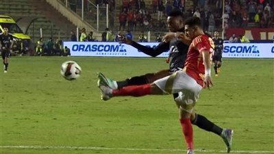 شرحها خطوة بخطوة، خبير تحكيم دولي يقطع الشك باليقين في ركلة جزاء زد أمام الأهلي (فيديو)