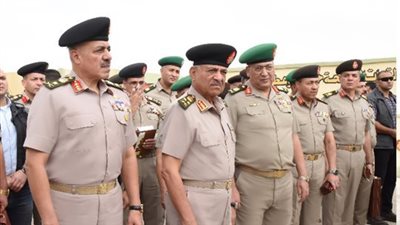 وزير الدفاع يشهد مناقشة البحث الرئيسى لإدارة المدرعات