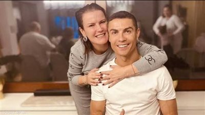 شقيقة كريستيانو رونالدو ترد على أنباء انتقاله للهلال بديلا لنيمار