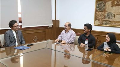 وزير الثقافة يلتقي أعضاء جمعية وفرقة قصار القامة لبحث سبل دعمهم