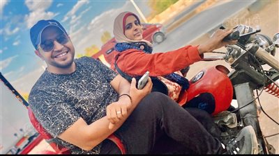 «أم سليم» شابة منياوية تتحدى المرض بالعمل.. مصابة بـ3 أورام وتوزع المياه المعدنية على تروسيكل.. وتؤكد: «الشغل مش عيب وبالنسبة لي مسكن للألم» (فيديو وصور) 