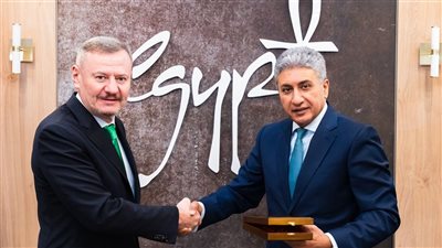 وزير السياحة والآثار يبحث مع نظيره البلغاري التعاون المشترك