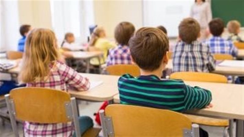 الأطفال فى المدرسة