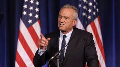 بعد تعيينه في منصب رفيع، كينيدي جونيور يبدأ في اختيار المرشحين لمناصب الرعاية الصحية