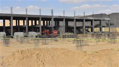 محافظ أسيوط يتفقد إنشاءات السوق الحضري بالكوم الأحمر (صور) 