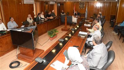 محافظ أسيوط يتابع تجهيزات مجمعات الخدمات بقرى حياة كريمة (صور) 