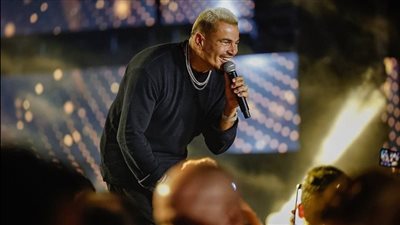 عمرو دياب يجهز ألبوم الشتاء مع عزيز الشافعي 