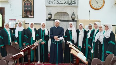 واعظات الأوقاف يناقشن أثر مواقع التواصل الاجتماعي على استقرار الأسرة (صور)