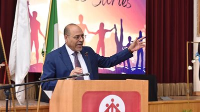 وزير العمل يفتتح ملتقى توظيفي لتوفير فرص عمل للخريجين