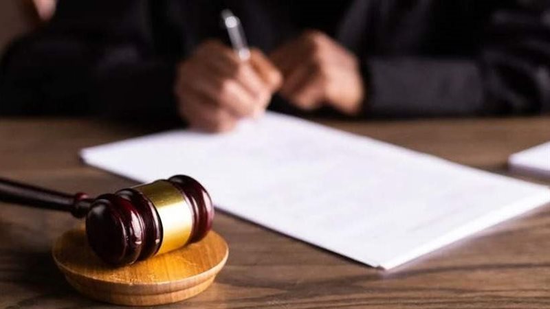 محاكمة متهمين، فيتو