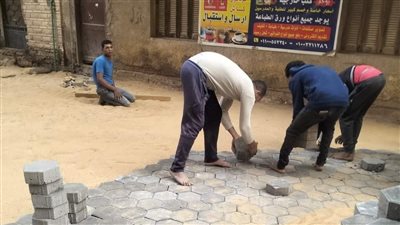 انطلاق أعمال رصف بلاط الإنترلوك بشوارع الحوامدية (صور)