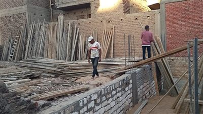 تنفيذ 3 حالات إيقاف أعمال بناء مخالف في قنا (صور) 