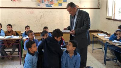  وكيل تعليم أسيوط يتفقد مدارس القوصية للاطمئنان على سير العمل