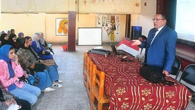  استمرار فعاليات القوافل التعليمية بقنا (صور)