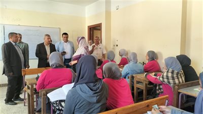 مدير تعليم الشرقية يفاجئ مدرسة كقر صقر الثانوية الزراعية