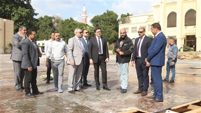 وزير الثقافة يتفقد التجهيزات الجارية لافتتاح مهرجان القاهرة السينمائي ومتحف الفن الحديث