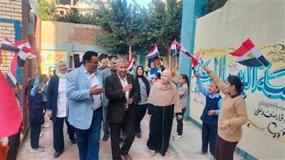 وكيل وزارة تعليم الشرقية يفاجئ مدرسة البوها الابتدائية 