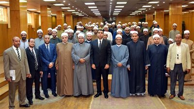 نائب محافظ الأقصر يشهد افتتاح أولى دورات اللغة العربية لـ 100 إمام