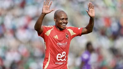 كواليس مفاوضات الزمالك لضم بيرسى تاو.. نكشف مطالب الجنوب أفريقى للموافقة على ارتداء القميص الأبيض.. وقرار كولر الحاسم فى الصفقة.. 300 ألف دولار تهدد الاتفاق