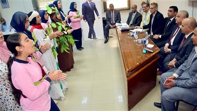 نائب محافظ الأقصر يشارك في لجنة تحكيم مسابقات الإذاعة المدرسية (صور)