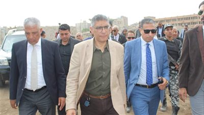 محافظ الجيزة يتفقد عددا من المدارس تحت الإنشاء في بولاق الدكرور (صور)